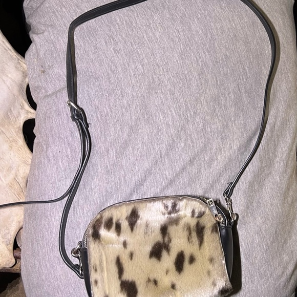 Seal skin and Red flower cross body purse - Picture 2 of 6